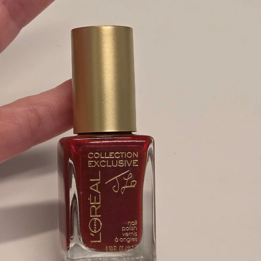 LOreal Paris Collection Exclusive Jennifers Red 725 Nail Polish JLo 0.39 fl oz